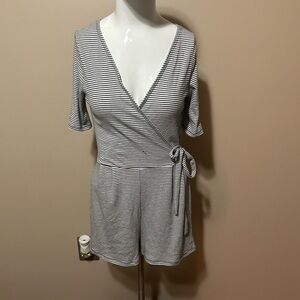 One Clothing Black White Striped Tie Waist Romper Women's L Medium